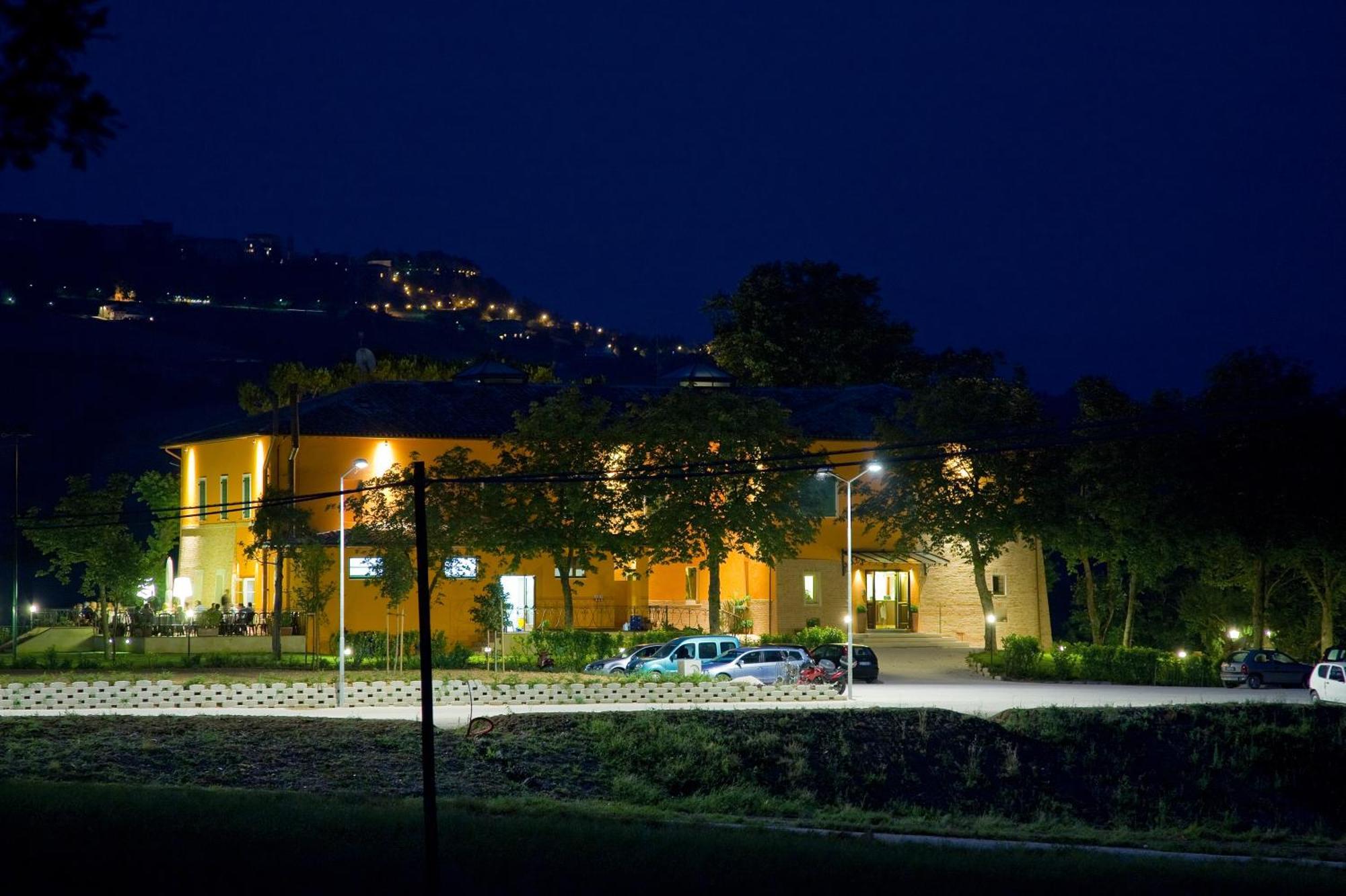 Relais Villa Fornari Camerino Buitenkant foto