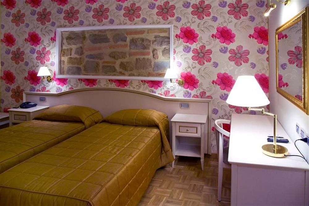 Relais Villa Fornari Camerino Buitenkant foto